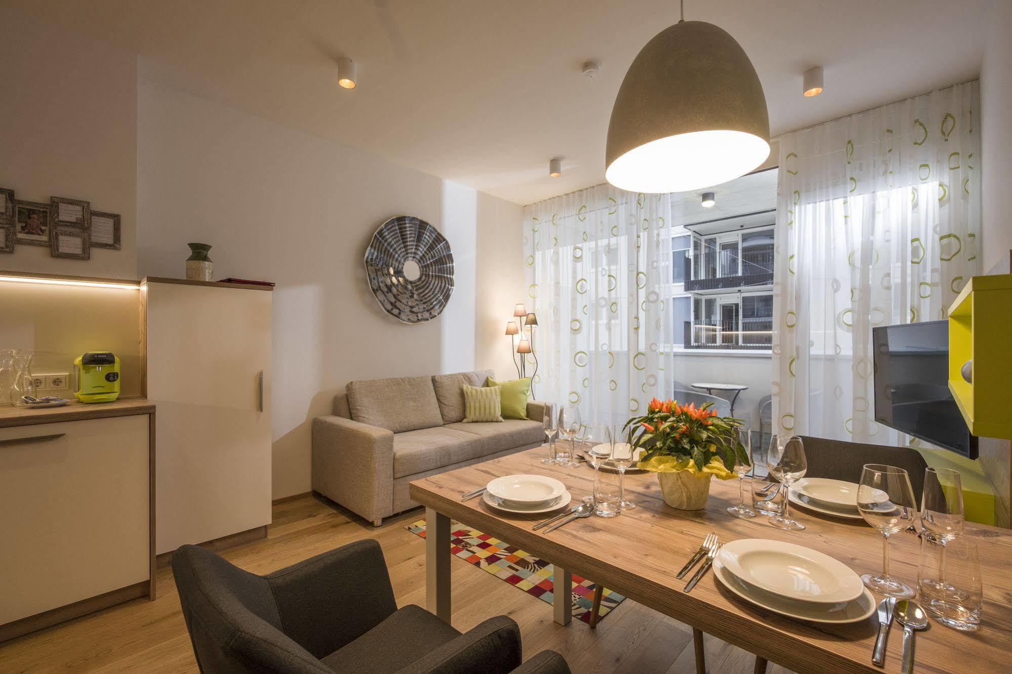 Private Living Apartments Куфщайн Екстериор снимка